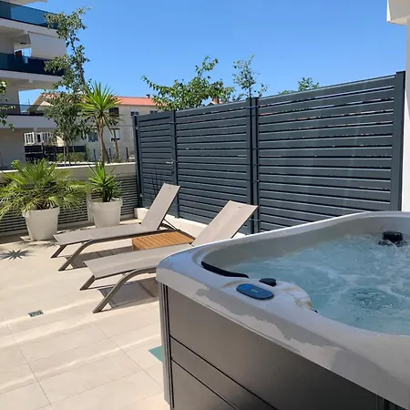 Superior With Private Jacuzzi 公寓 扎达尔